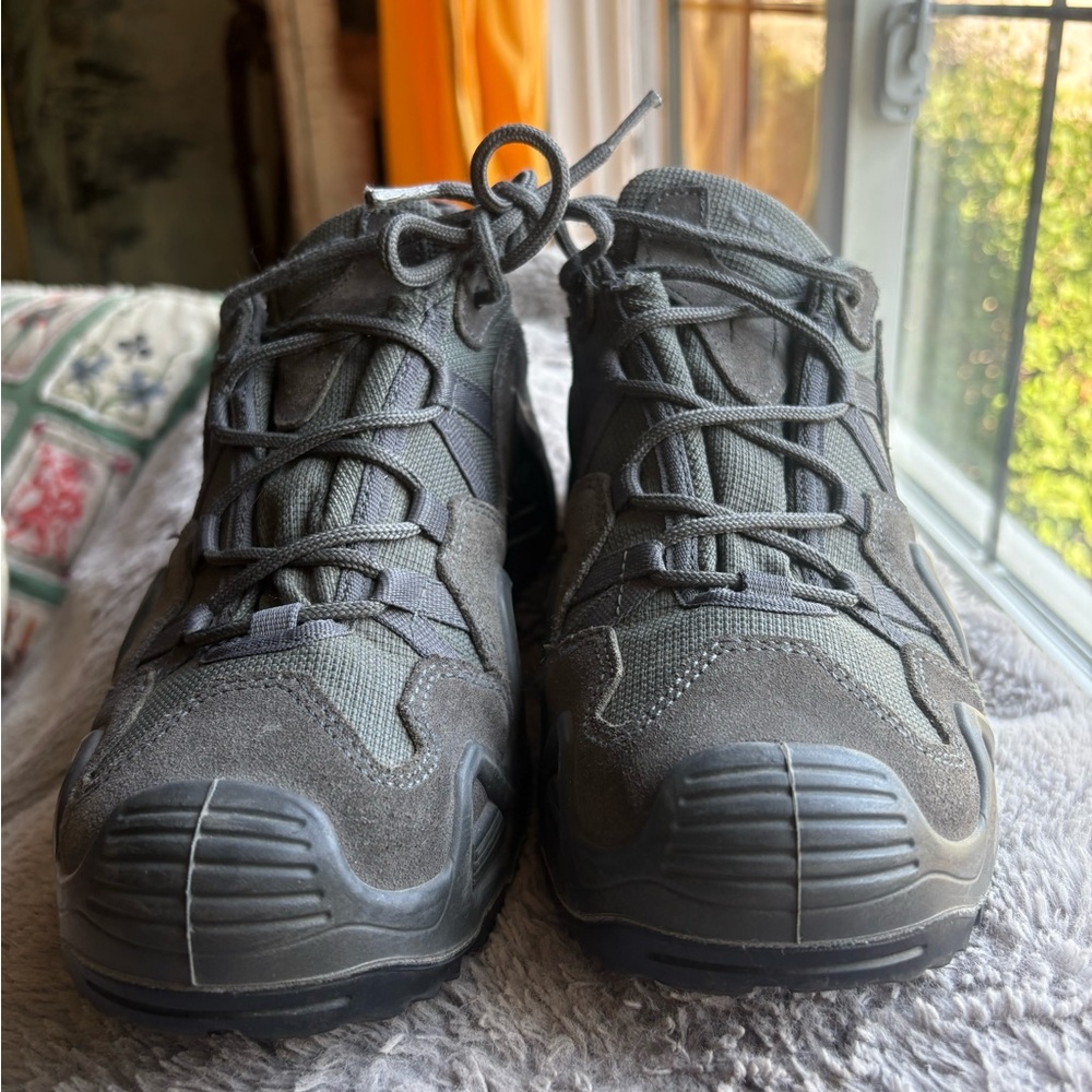 Lowa Men's Black and Gray Athletic Shoes - Picture 3 of 9